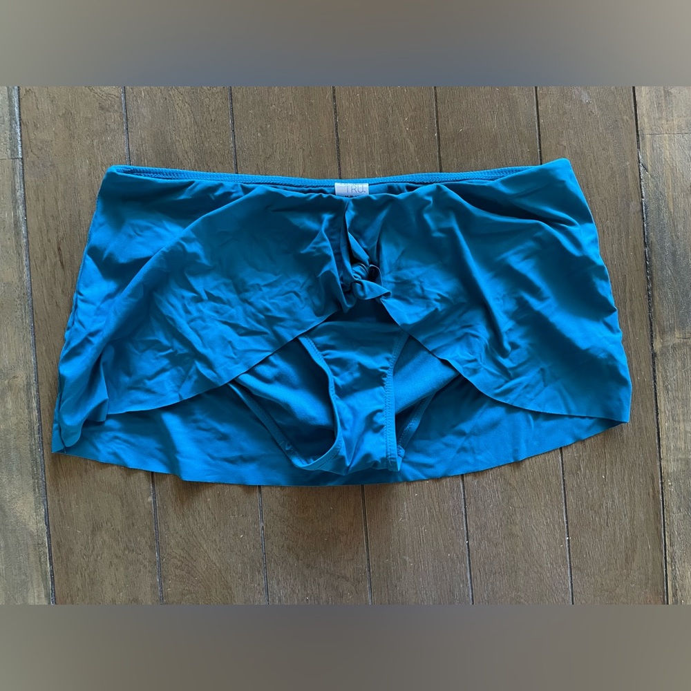 ⭐️NWT⭐️ Time and Tru skirted bikini bottom, size M